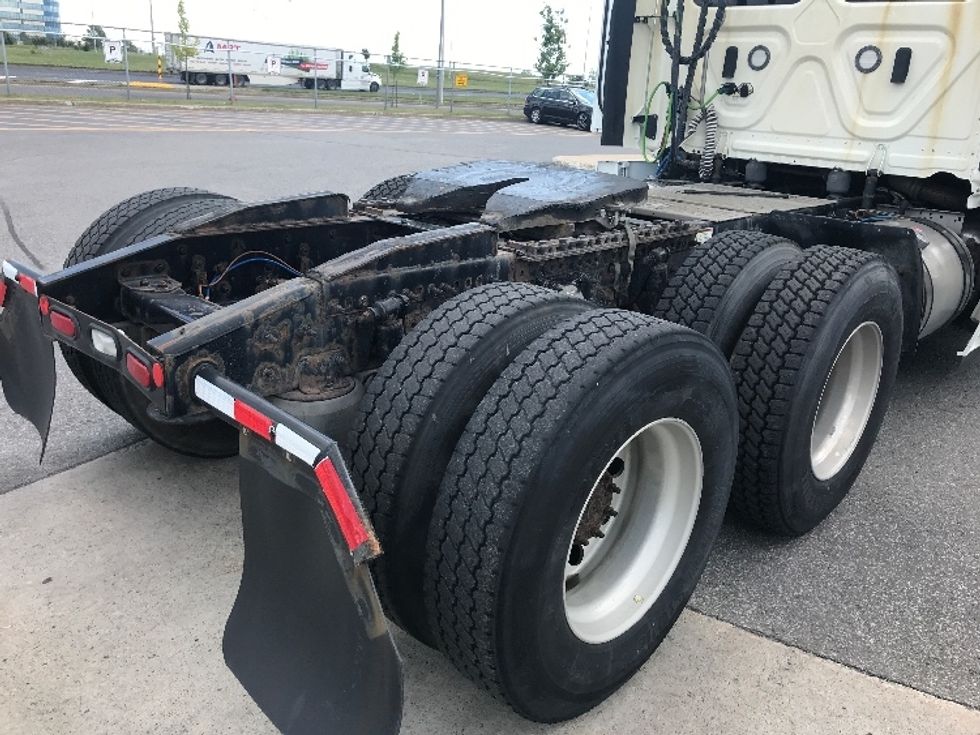 Day Cab Tractor-Heavy Duty Tractors-Freightliner-2020-T12664ST-Saint Laurent-PQ-625,713\n\t\tkm-$ 66,750 - Image 18