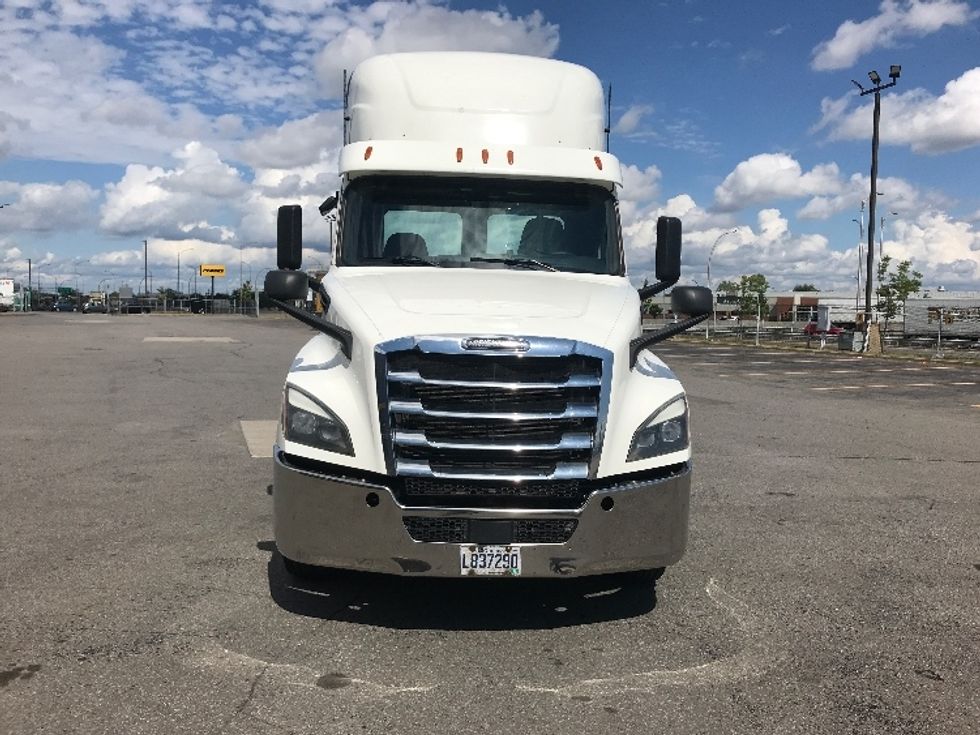 Day Cab Tractor-Heavy Duty Tractors-Freightliner-2020-T12664ST-Saint Laurent-PQ-625,713\n\t\tkm-$ 66,750 - Image 2