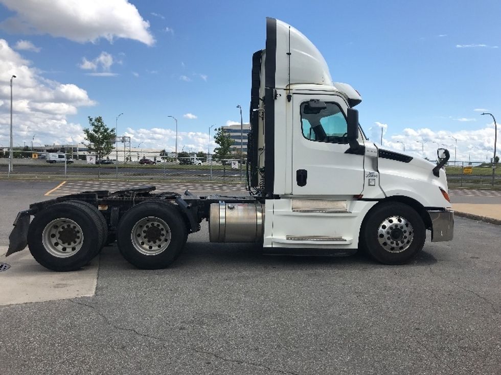 Day Cab Tractor-Heavy Duty Tractors-Freightliner-2020-T12664ST-Saint Laurent-PQ-625,713\n\t\tkm-$ 66,750 - Image 8