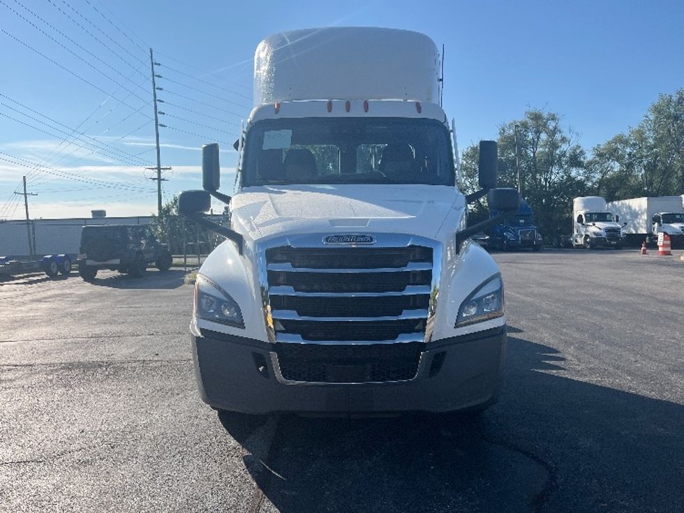 Day Cab Tractor-Heavy Duty Tractors-Freightliner-2020-T12664ST-Salem-VA-549,955\n\t\tmiles-$ 44,000 - Image 1