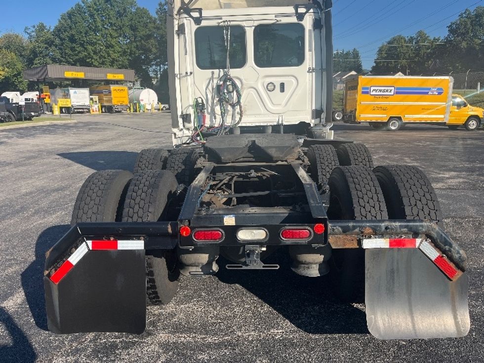 Day Cab Tractor-Heavy Duty Tractors-Freightliner-2020-T12664ST-Salem-VA-549,955\n\t\tmiles-$ 44,000 - Image 5