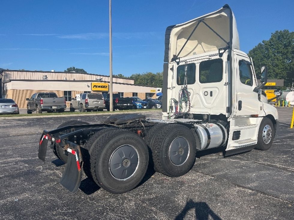 Day Cab Tractor-Heavy Duty Tractors-Freightliner-2020-T12664ST-Salem-VA-549,955\n\t\tmiles-$ 44,000 - Image 6