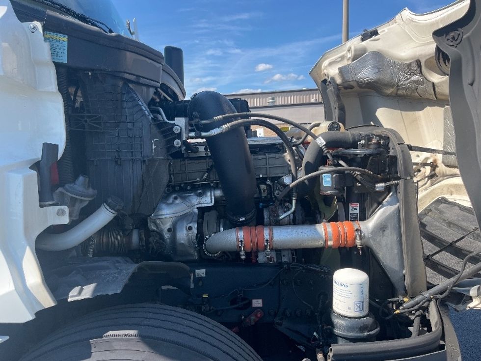 Day Cab Tractor-Heavy Duty Tractors-Freightliner-2020-T12664ST-Salem-VA-556,424\n\t\tmiles-$ 43,500 - Image 15