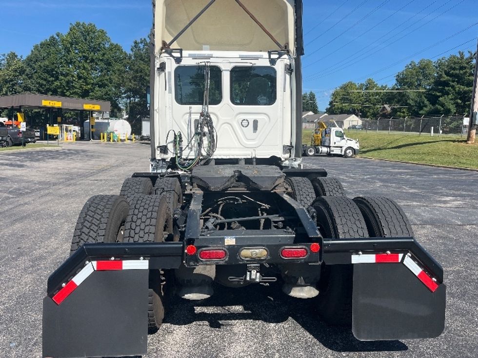 Day Cab Tractor-Heavy Duty Tractors-Freightliner-2020-T12664ST-Salem-VA-556,424\n\t\tmiles-$ 43,500 - Image 6