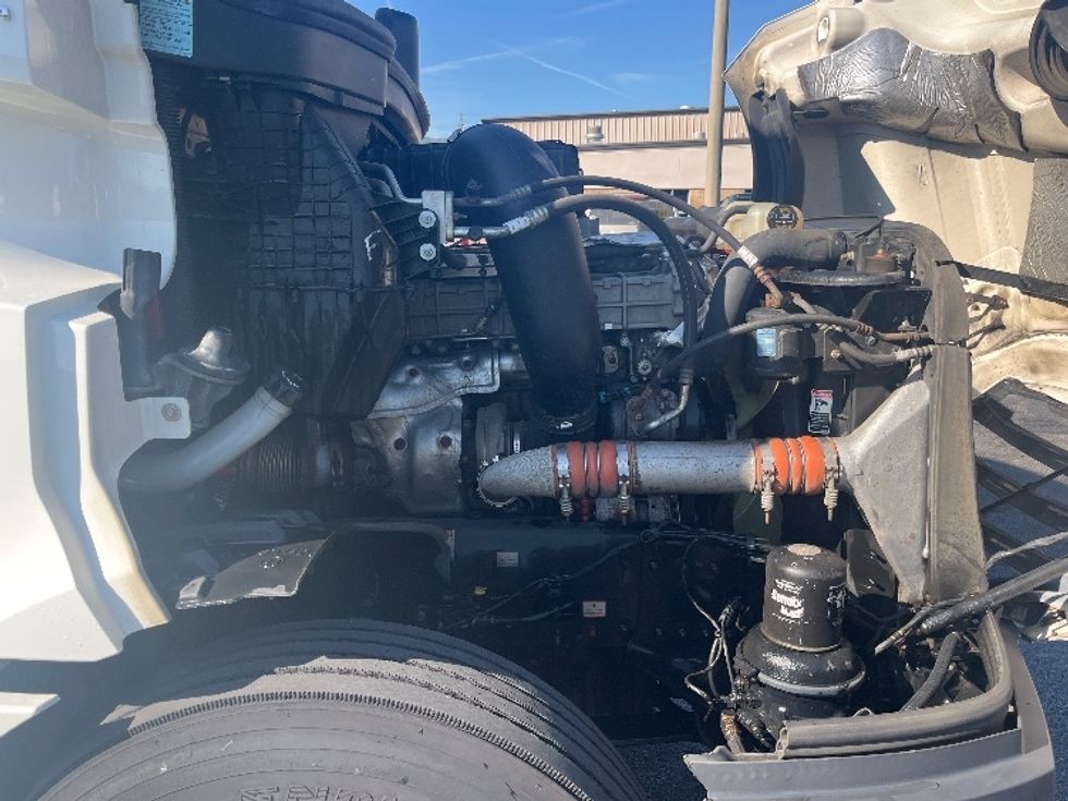 Day Cab Tractor-Heavy Duty Tractors-Freightliner-2020-T12664ST-Salem-VA-577,942\n\t\tmiles-$ 41,500 - Image 14