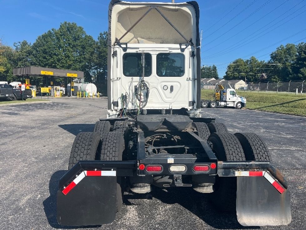 Day Cab Tractor-Heavy Duty Tractors-Freightliner-2020-T12664ST-Salem-VA-577,942\n\t\tmiles-$ 41,500 - Image 5