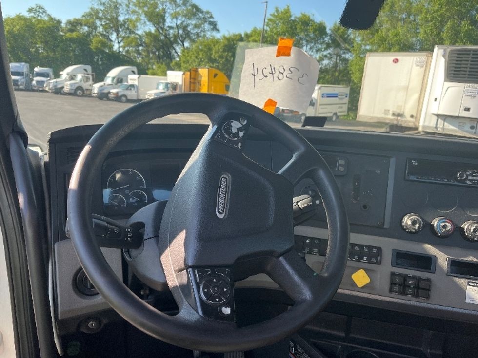 Day Cab Tractor-Heavy Duty Tractors-Freightliner-2020-T12664ST-Salem-VA-608,338\n\t\tmiles-$ 38,000 - Image 11