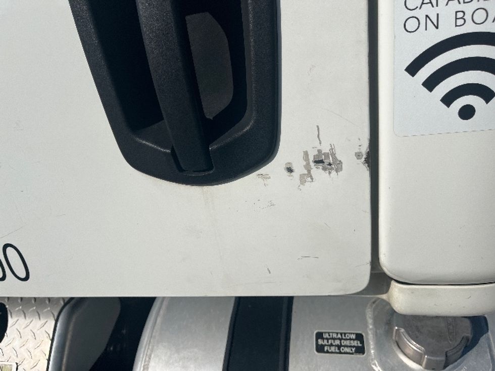 Day Cab Tractor-Heavy Duty Tractors-Freightliner-2020-T12664ST-Salem-VA-608,338\n\t\tmiles-$ 38,000 - Image 17