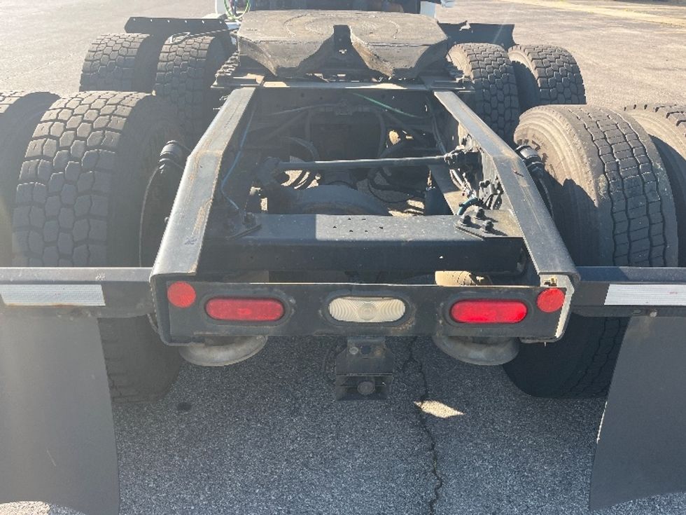 Day Cab Tractor-Heavy Duty Tractors-Freightliner-2020-T12664ST-Salem-VA-608,338\n\t\tmiles-$ 38,000 - Image 6