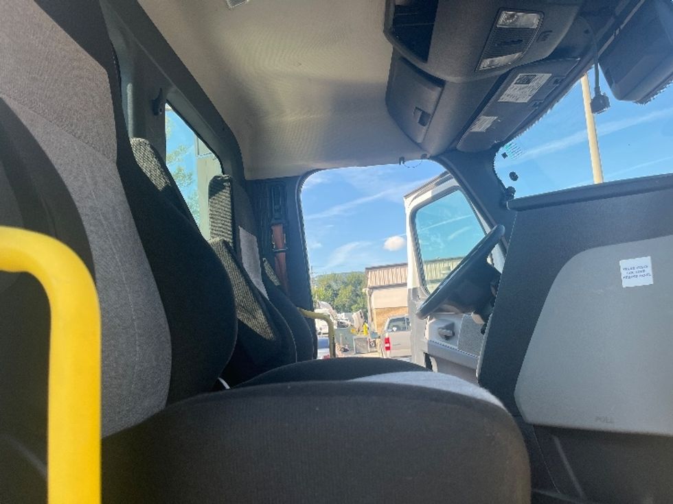 Day Cab Tractor-Heavy Duty Tractors-Freightliner-2020-T12664ST-Salem-VA-628,620\n\t\tmiles-$ 34,000 - Image 14