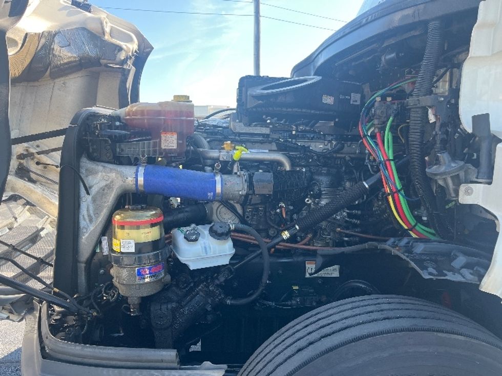 Day Cab Tractor-Heavy Duty Tractors-Freightliner-2020-T12664ST-Salem-VA-628,620\n\t\tmiles-$ 34,000 - Image 16