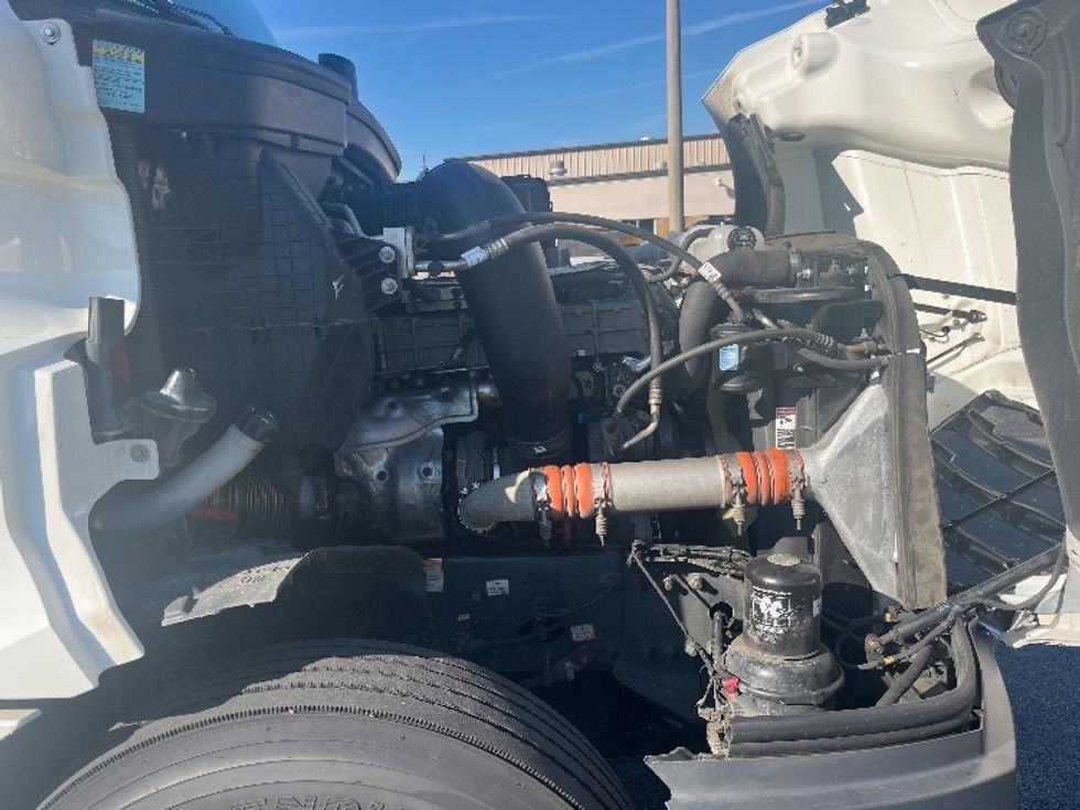 Day Cab Tractor-Heavy Duty Tractors-Freightliner-2020-T12664ST-Salem-VA-644,409\n\t\tmiles-$ 35,500 - Image 15