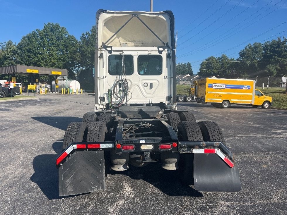 Day Cab Tractor-Heavy Duty Tractors-Freightliner-2020-T12664ST-Salem-VA-644,409\n\t\tmiles-$ 35,500 - Image 6