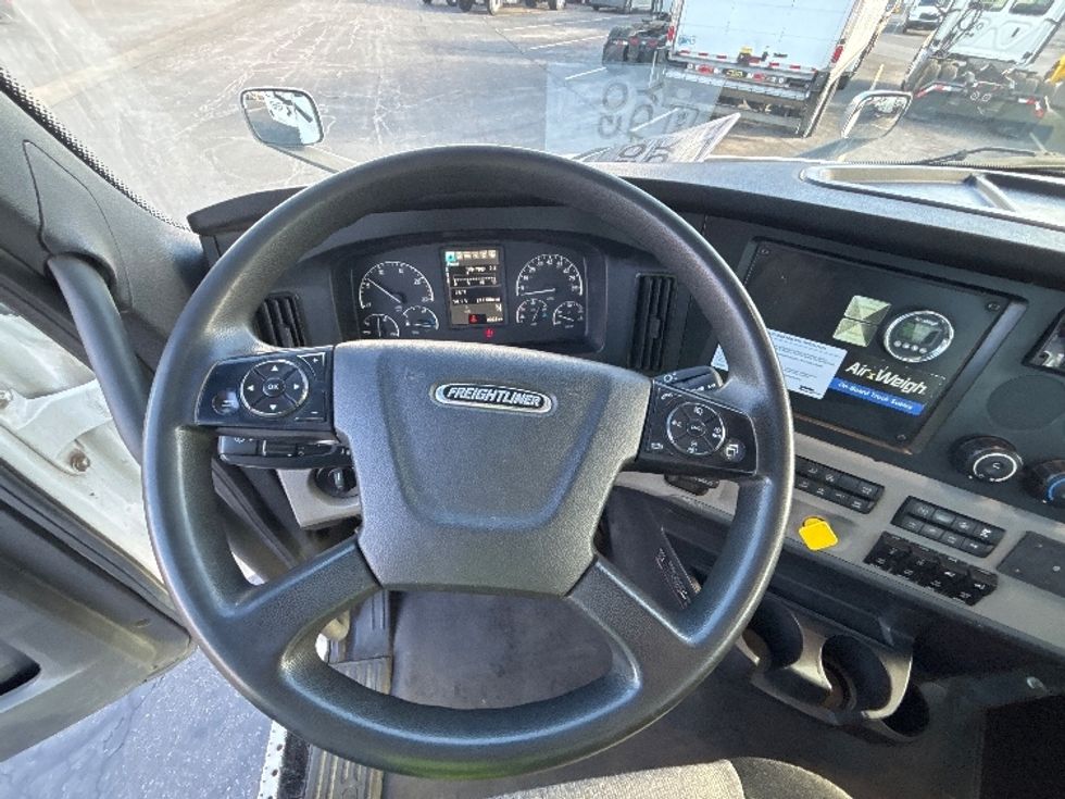 Day Cab Tractor-Heavy Duty Tractors-Freightliner-2020-T12664ST-Salt Lake City-UT-218,191\n\t\tmiles-$ 71,000 - Image 11