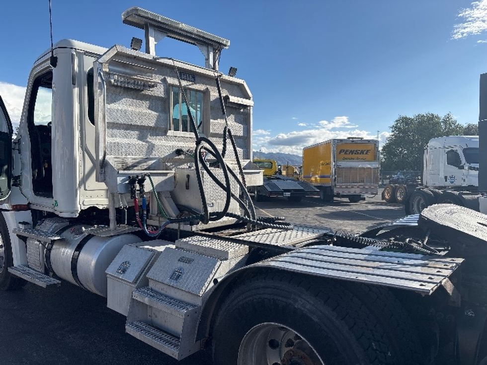 Day Cab Tractor-Heavy Duty Tractors-Freightliner-2020-T12664ST-Salt Lake City-UT-218,191\n\t\tmiles-$ 71,000 - Image 17