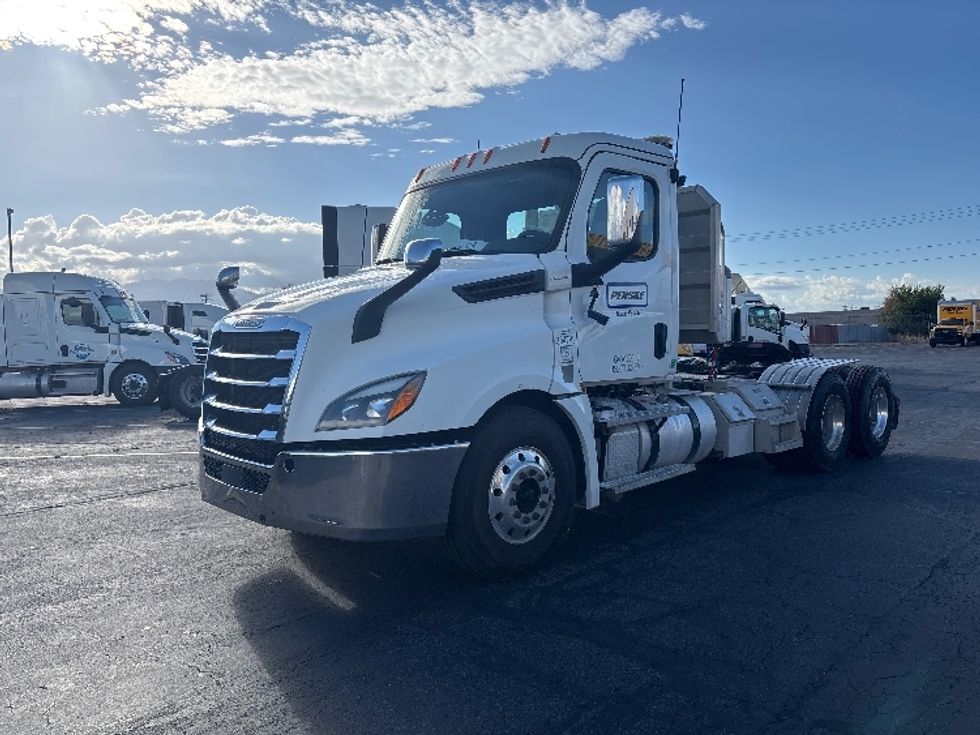 Day Cab Tractor-Heavy Duty Tractors-Freightliner-2020-T12664ST-Salt Lake City-UT-218,191\n\t\tmiles-$ 71,000 - Image 3