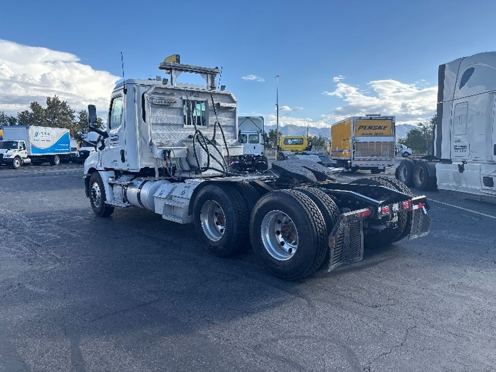 Day Cab Tractor-Heavy Duty Tractors-Freightliner-2020-T12664ST-Salt Lake City-UT-218,191\n\t\tmiles-$ 71,000 - Image 5