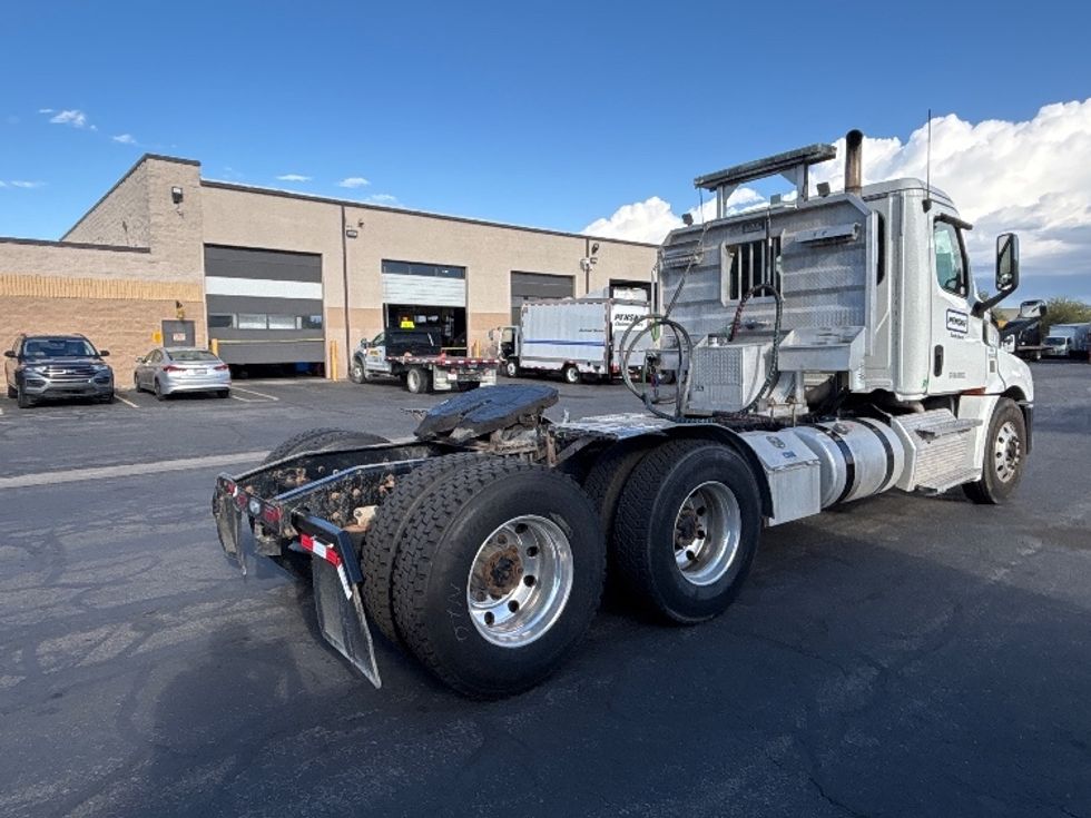 Day Cab Tractor-Heavy Duty Tractors-Freightliner-2020-T12664ST-Salt Lake City-UT-218,191\n\t\tmiles-$ 71,000 - Image 7