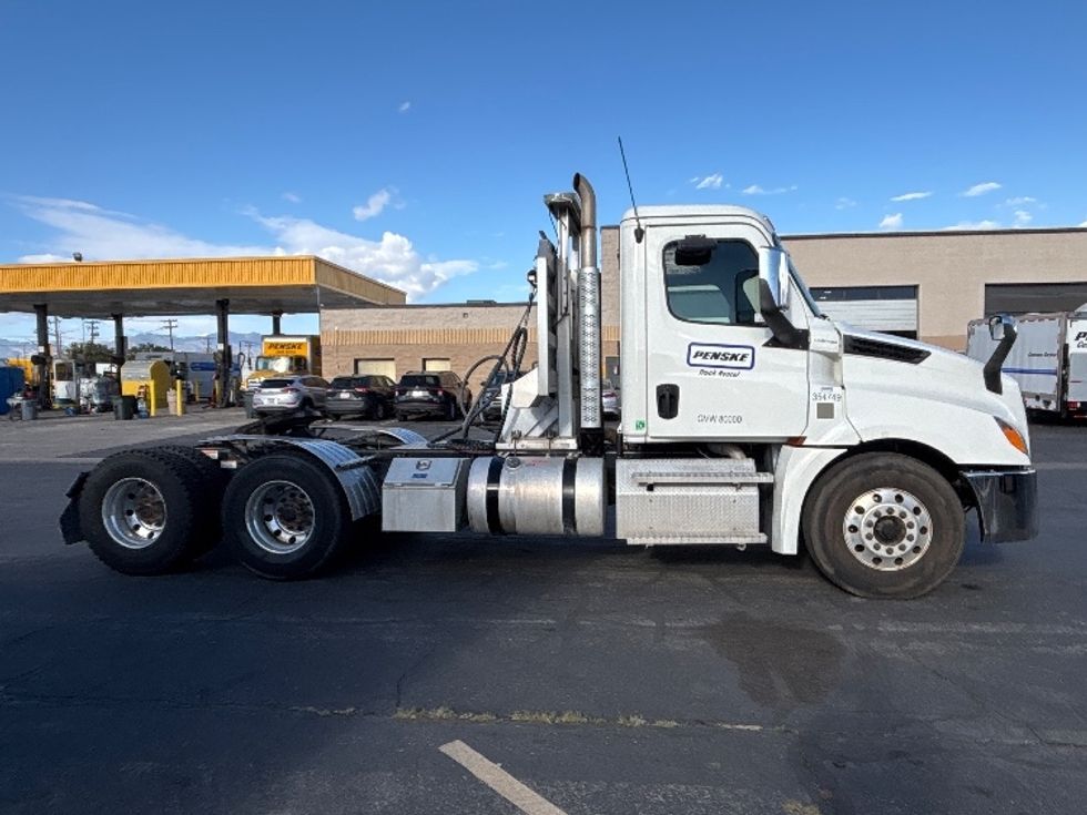 Day Cab Tractor-Heavy Duty Tractors-Freightliner-2020-T12664ST-Salt Lake City-UT-218,191\n\t\tmiles-$ 71,000 - Image 8