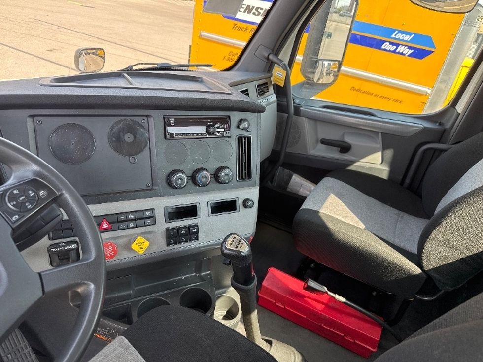 Day Cab Tractor-Heavy Duty Tractors-Freightliner-2020-T12664ST-Salt Lake City-UT-232,839\n\t\tmiles-$ 61,500 - Image 10