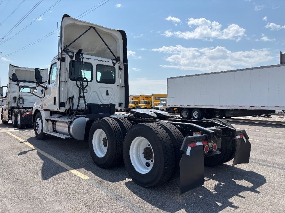 Day Cab Tractor-Heavy Duty Tractors-Freightliner-2020-T12664ST-Salt Lake City-UT-232,839\n\t\tmiles-$ 61,500 - Image 5