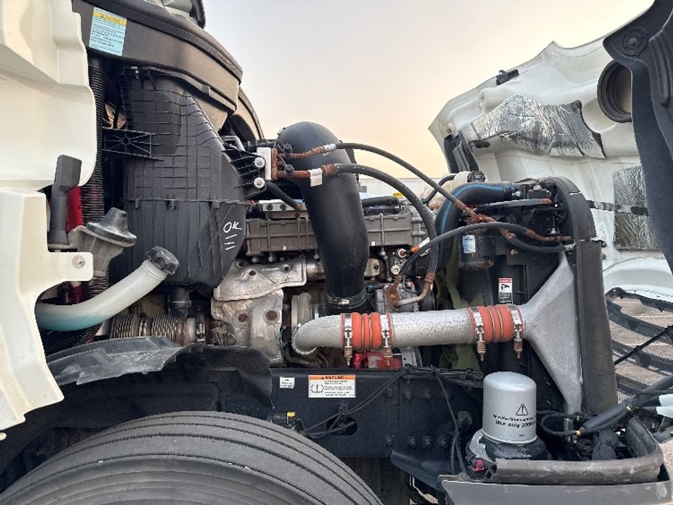 Day Cab Tractor-Heavy Duty Tractors-Freightliner-2020-T12664ST-Salt Lake City-UT-242,178\n\t\tmiles-$ 60,750 - Image 15