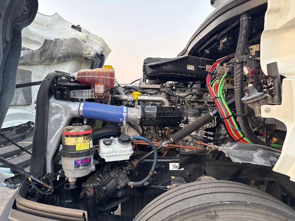 Day Cab Tractor-Heavy Duty Tractors-Freightliner-2020-T12664ST-Salt Lake City-UT-242,178\n\t\tmiles-$ 60,750 - Image 16