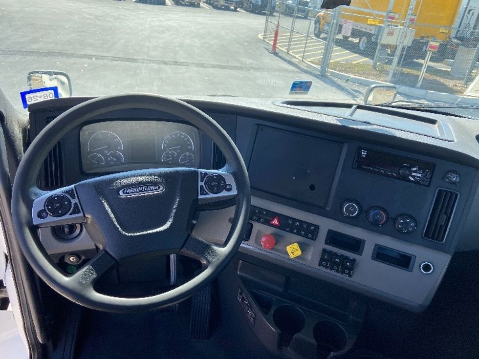 Day Cab Tractor-Heavy Duty Tractors-Freightliner-2020-T12664ST-San Antonio-TX-153,626\n\t\tmiles-$ 66,500 - Image 11