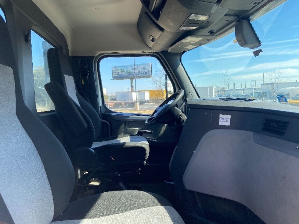 Day Cab Tractor-Heavy Duty Tractors-Freightliner-2020-T12664ST-San Antonio-TX-153,626\n\t\tmiles-$ 66,500 - Image 14