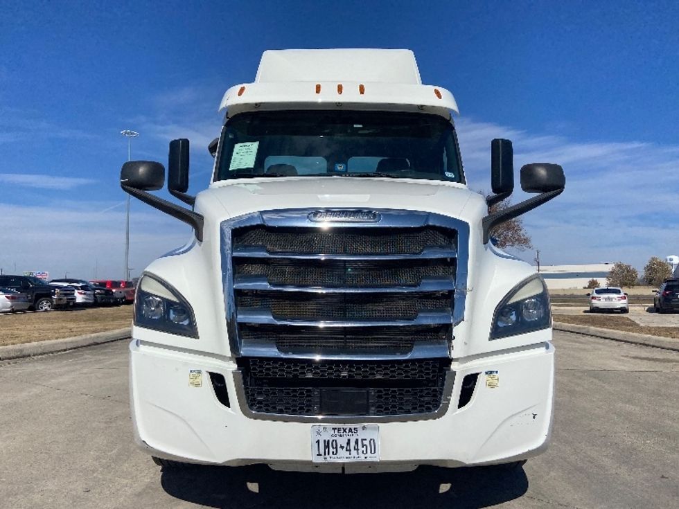 Day Cab Tractor-Heavy Duty Tractors-Freightliner-2020-T12664ST-San Antonio-TX-153,626\n\t\tmiles-$ 66,500 - Image 2
