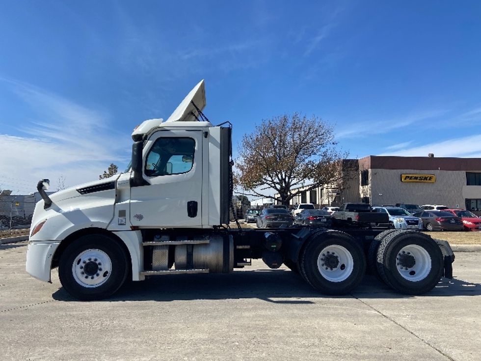 Day Cab Tractor-Heavy Duty Tractors-Freightliner-2020-T12664ST-San Antonio-TX-153,626\n\t\tmiles-$ 66,500 - Image 4