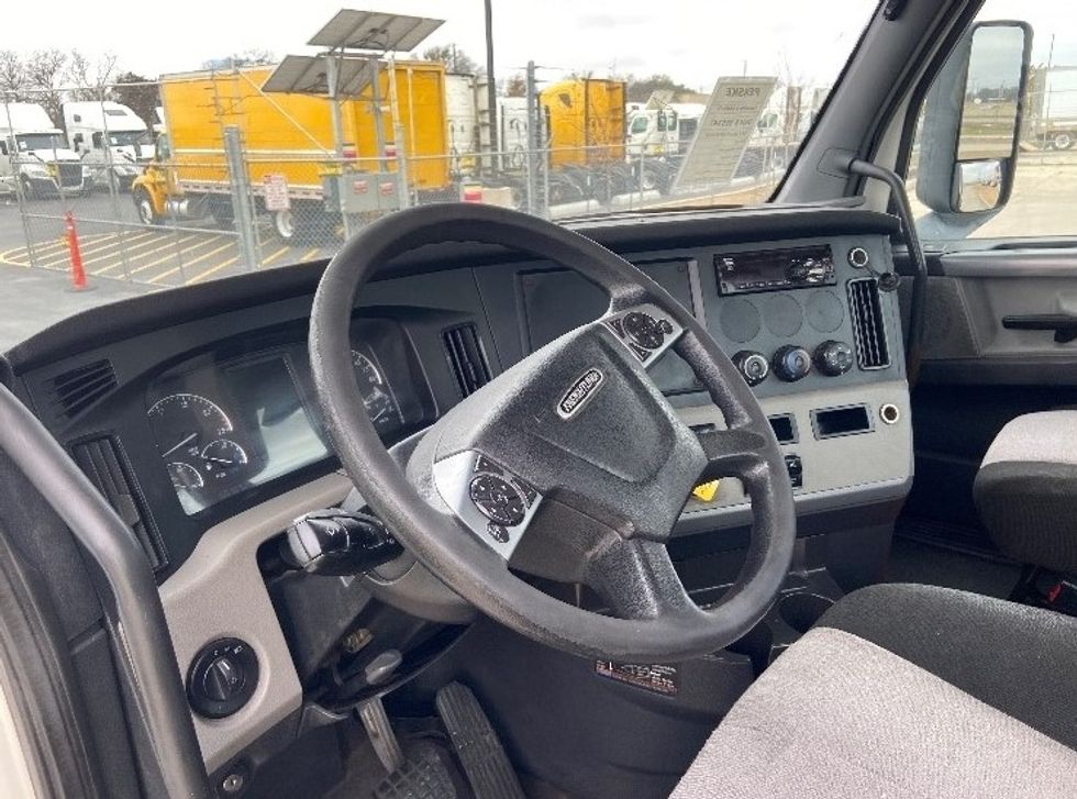 Day Cab Tractor-Heavy Duty Tractors-Freightliner-2020-T12664ST-San Antonio-TX-164,672\n\t\tmiles-$ 66,000 - Image 10