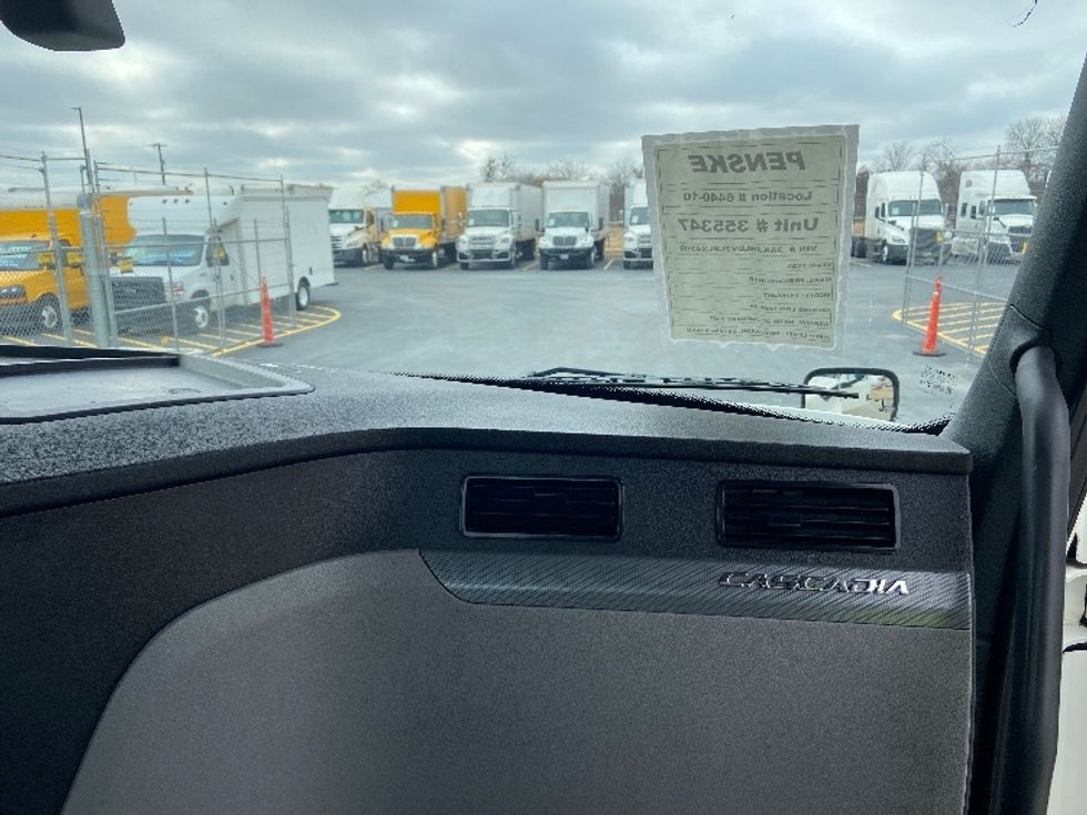 Day Cab Tractor-Heavy Duty Tractors-Freightliner-2020-T12664ST-San Antonio-TX-164,672\n\t\tmiles-$ 66,000 - Image 13