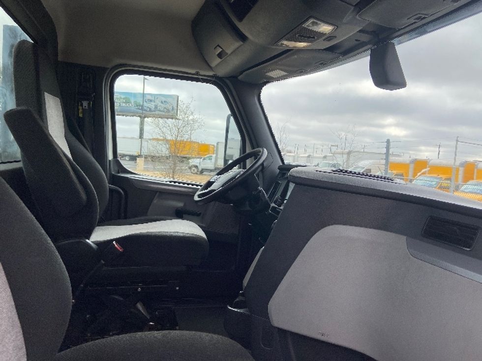 Day Cab Tractor-Heavy Duty Tractors-Freightliner-2020-T12664ST-San Antonio-TX-164,672\n\t\tmiles-$ 66,000 - Image 14