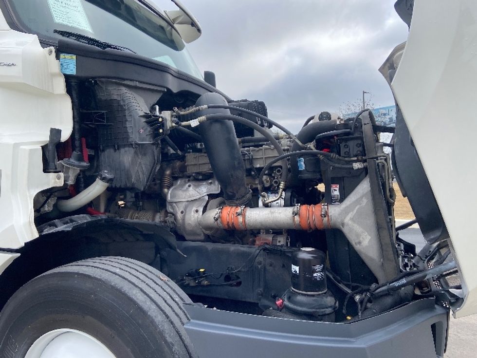 Day Cab Tractor-Heavy Duty Tractors-Freightliner-2020-T12664ST-San Antonio-TX-164,672\n\t\tmiles-$ 66,000 - Image 15