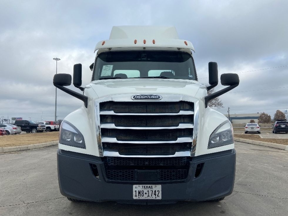 Day Cab Tractor-Heavy Duty Tractors-Freightliner-2020-T12664ST-San Antonio-TX-164,672\n\t\tmiles-$ 66,000 - Image 2