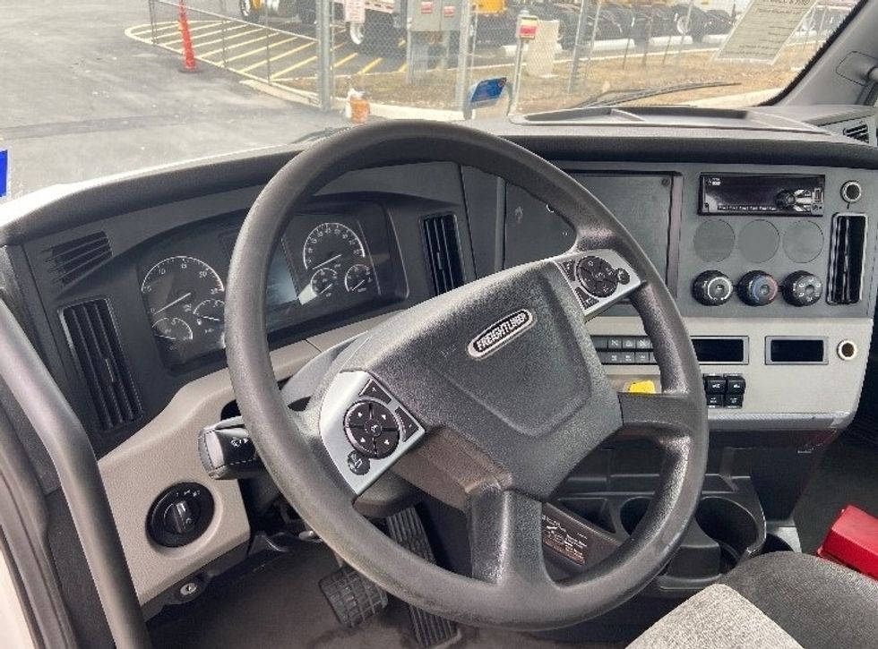 Day Cab Tractor-Heavy Duty Tractors-Freightliner-2020-T12664ST-San Antonio-TX-198,288\n\t\tmiles-$ 64,000 - Image 10
