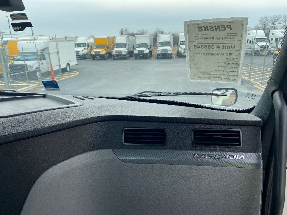 Day Cab Tractor-Heavy Duty Tractors-Freightliner-2020-T12664ST-San Antonio-TX-198,288\n\t\tmiles-$ 64,000 - Image 13