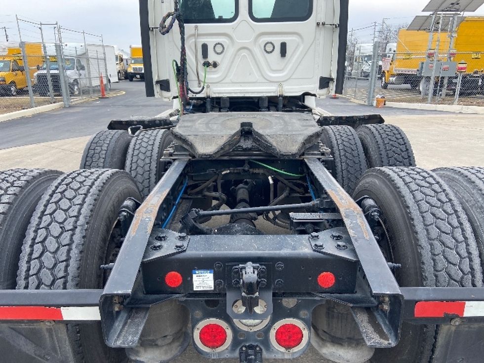 Day Cab Tractor-Heavy Duty Tractors-Freightliner-2020-T12664ST-San Antonio-TX-198,288\n\t\tmiles-$ 64,000 - Image 6