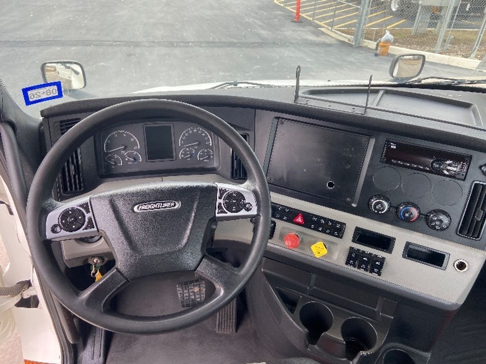 Day Cab Tractor-Heavy Duty Tractors-Freightliner-2020-T12664ST-San Antonio-TX-199,527\n\t\tmiles-$ 64,000 - Image 11