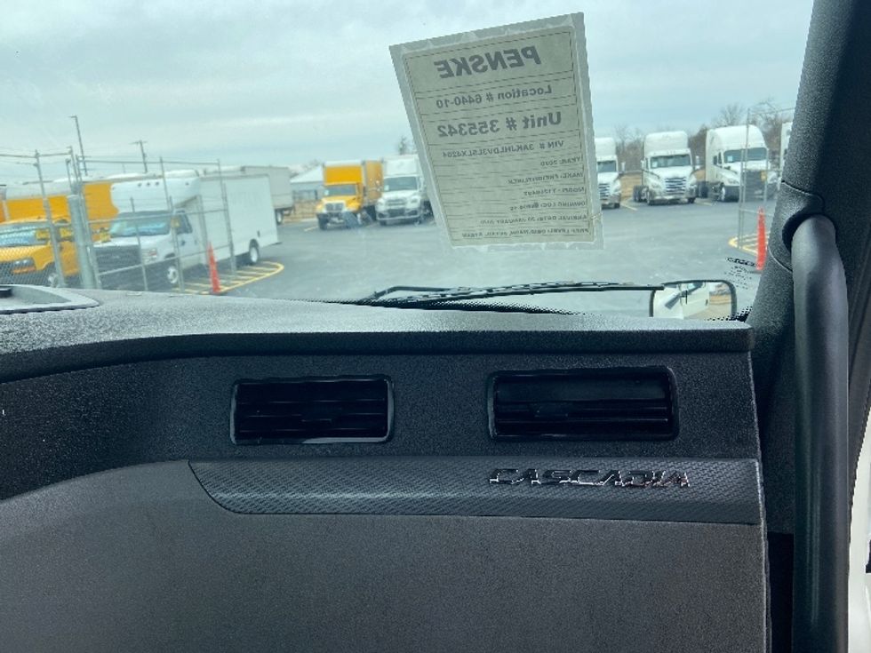 Day Cab Tractor-Heavy Duty Tractors-Freightliner-2020-T12664ST-San Antonio-TX-199,527\n\t\tmiles-$ 64,000 - Image 13