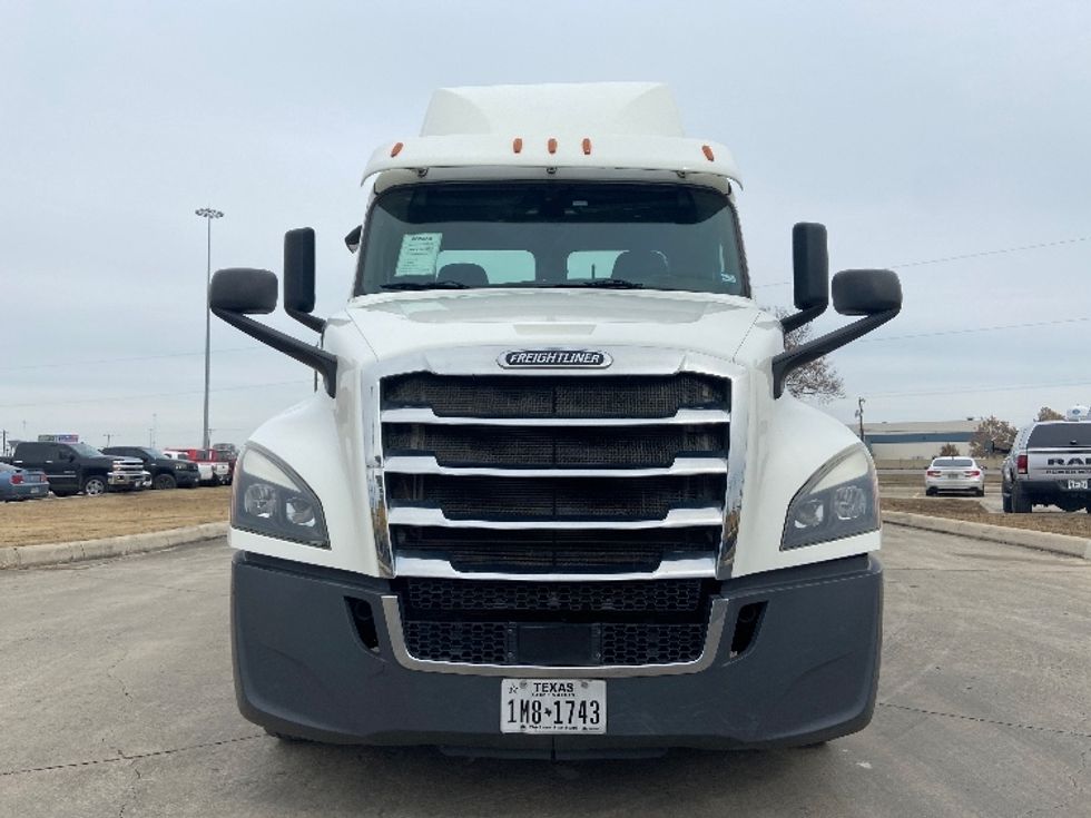 Day Cab Tractor-Heavy Duty Tractors-Freightliner-2020-T12664ST-San Antonio-TX-199,527\n\t\tmiles-$ 64,000 - Image 2