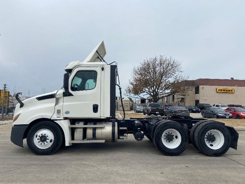 Day Cab Tractor-Heavy Duty Tractors-Freightliner-2020-T12664ST-San Antonio-TX-199,527\n\t\tmiles-$ 64,000 - Image 4