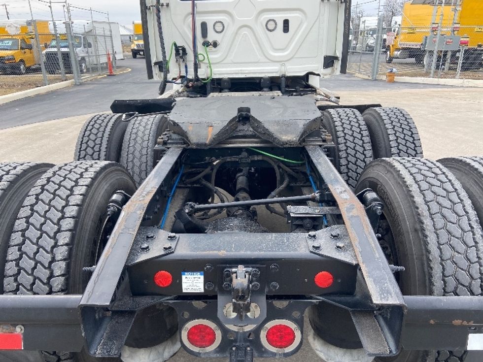 Day Cab Tractor-Heavy Duty Tractors-Freightliner-2020-T12664ST-San Antonio-TX-199,527\n\t\tmiles-$ 64,000 - Image 6