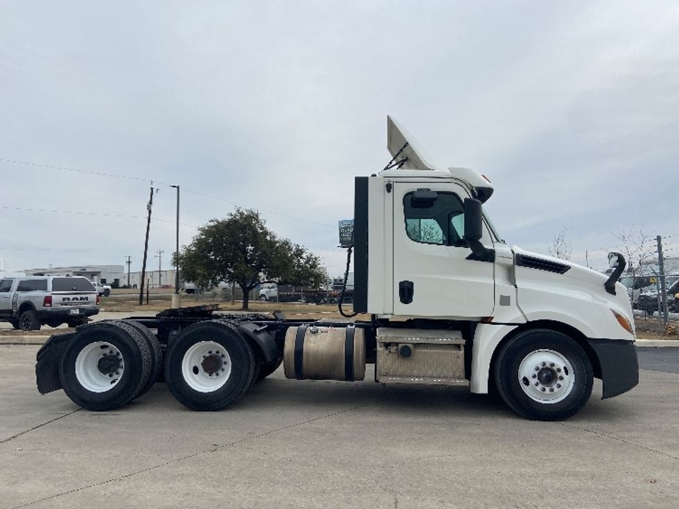 Day Cab Tractor-Heavy Duty Tractors-Freightliner-2020-T12664ST-San Antonio-TX-199,527\n\t\tmiles-$ 64,000 - Image 8