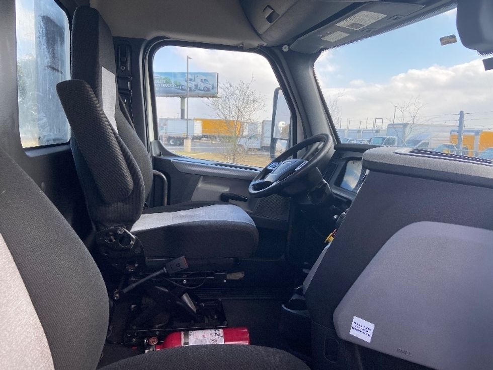 Day Cab Tractor-Heavy Duty Tractors-Freightliner-2020-T12664ST-San Antonio-TX-211,553\n\t\tmiles-$ 63,250 - Image 14