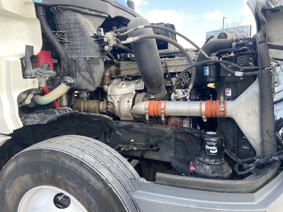 Day Cab Tractor-Heavy Duty Tractors-Freightliner-2020-T12664ST-San Antonio-TX-211,553\n\t\tmiles-$ 63,250 - Image 15