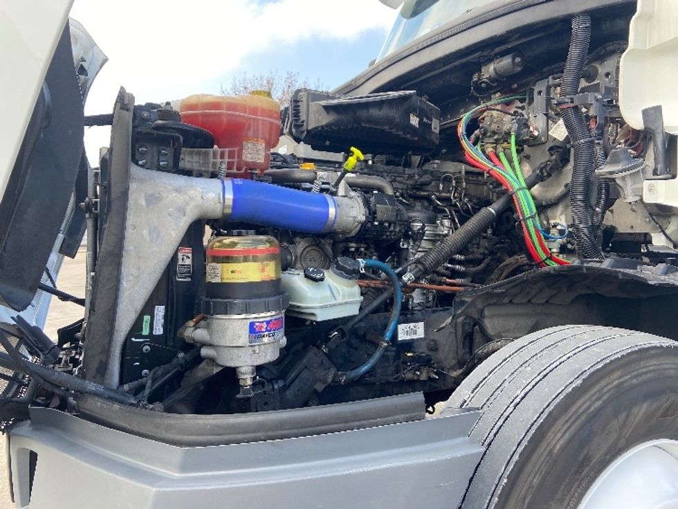 Day Cab Tractor-Heavy Duty Tractors-Freightliner-2020-T12664ST-San Antonio-TX-211,553\n\t\tmiles-$ 63,250 - Image 16