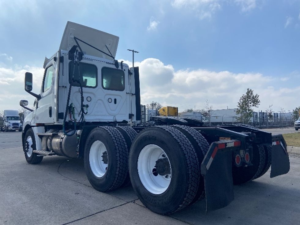 Day Cab Tractor-Heavy Duty Tractors-Freightliner-2020-T12664ST-San Antonio-TX-211,553\n\t\tmiles-$ 63,250 - Image 5
