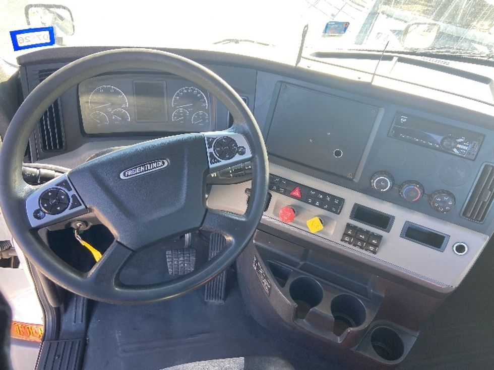 Day Cab Tractor-Heavy Duty Tractors-Freightliner-2020-T12664ST-San Antonio-TX-213,462\n\t\tmiles-$ 63,000 - Image 11